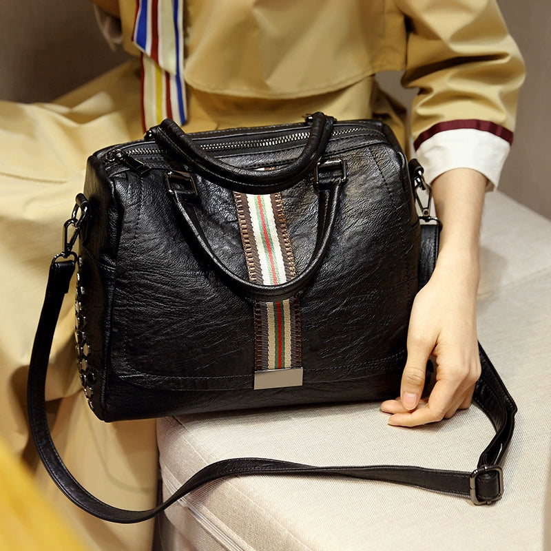 Bag Women 2024 New Fashionable Korean Style Versatile Fashion Women Shoulder Messenger Bag Simple Large Capacity Women Handbag