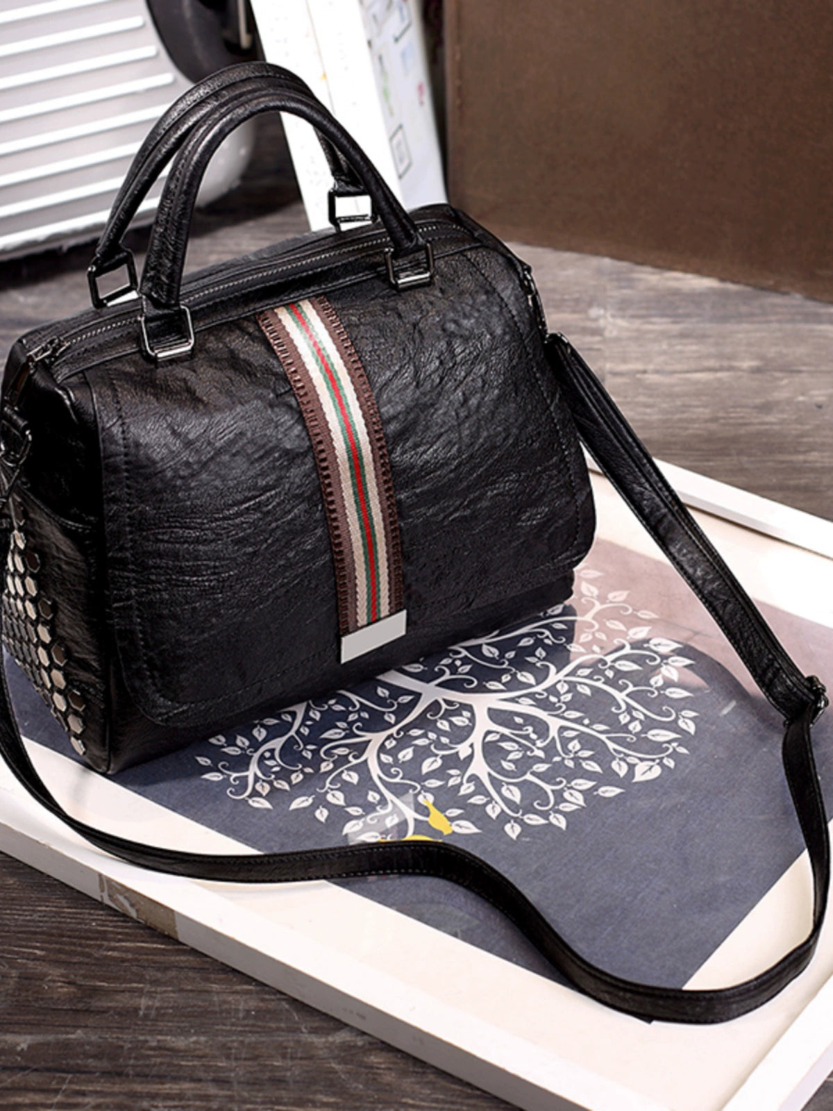 Bag Women 2024 New Fashionable Korean Style Versatile Fashion Women Shoulder Messenger Bag Simple Large Capacity Women Handbag